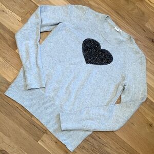 GAP Long Sleeve Crewneck Light Gray Sweater w/ Tinsel Heart Women’s S